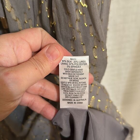 MESOP 12 Gray Gold Metallic Pleated Drop Waist V-Neck Sleeveless Tie Waist Dress - Picture 11 of 14